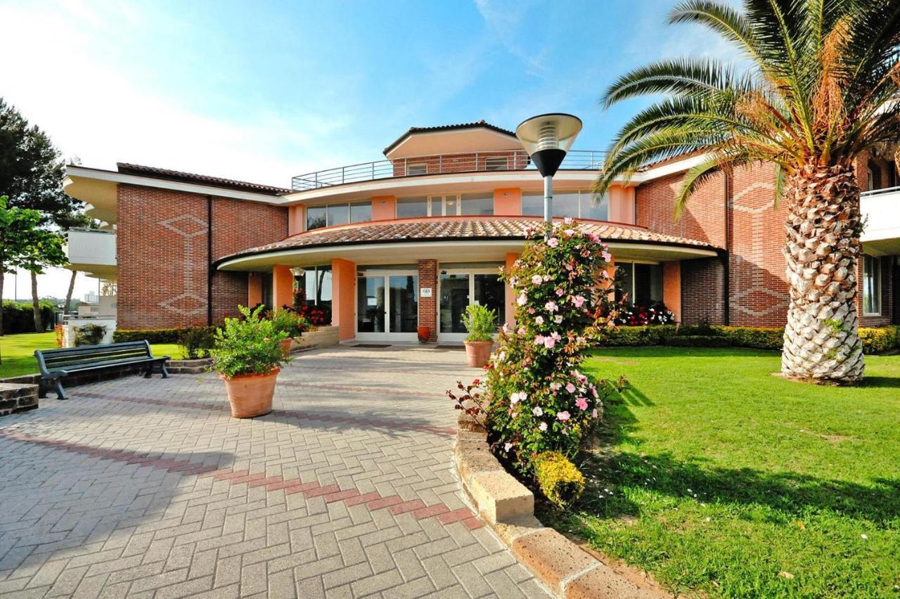 Apartment In Cecina Mare With Outdoor Pool Marina di Cecina Exterior foto